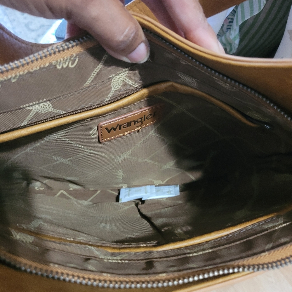Wrangler Camel Fringe Shoulder Bag - Picture 10 of 10